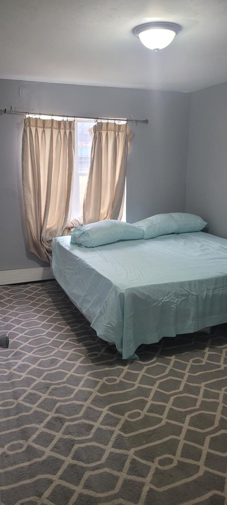 Room In A Beach House With King Size Bed In A Landlord Hosted Three Bedroom Apartment New York Exteriér fotografie
