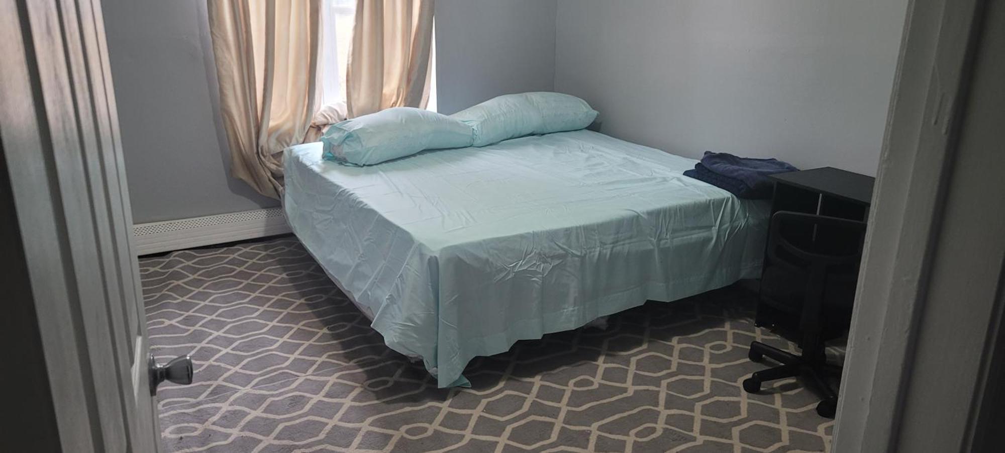 Room In A Beach House With King Size Bed In A Landlord Hosted Three Bedroom Apartment New York Exteriér fotografie
